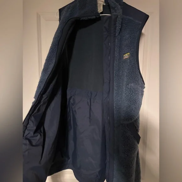 L.L. Bean Women’s Sherpa Fleece Vest - NWOT - Picture 5 of 9